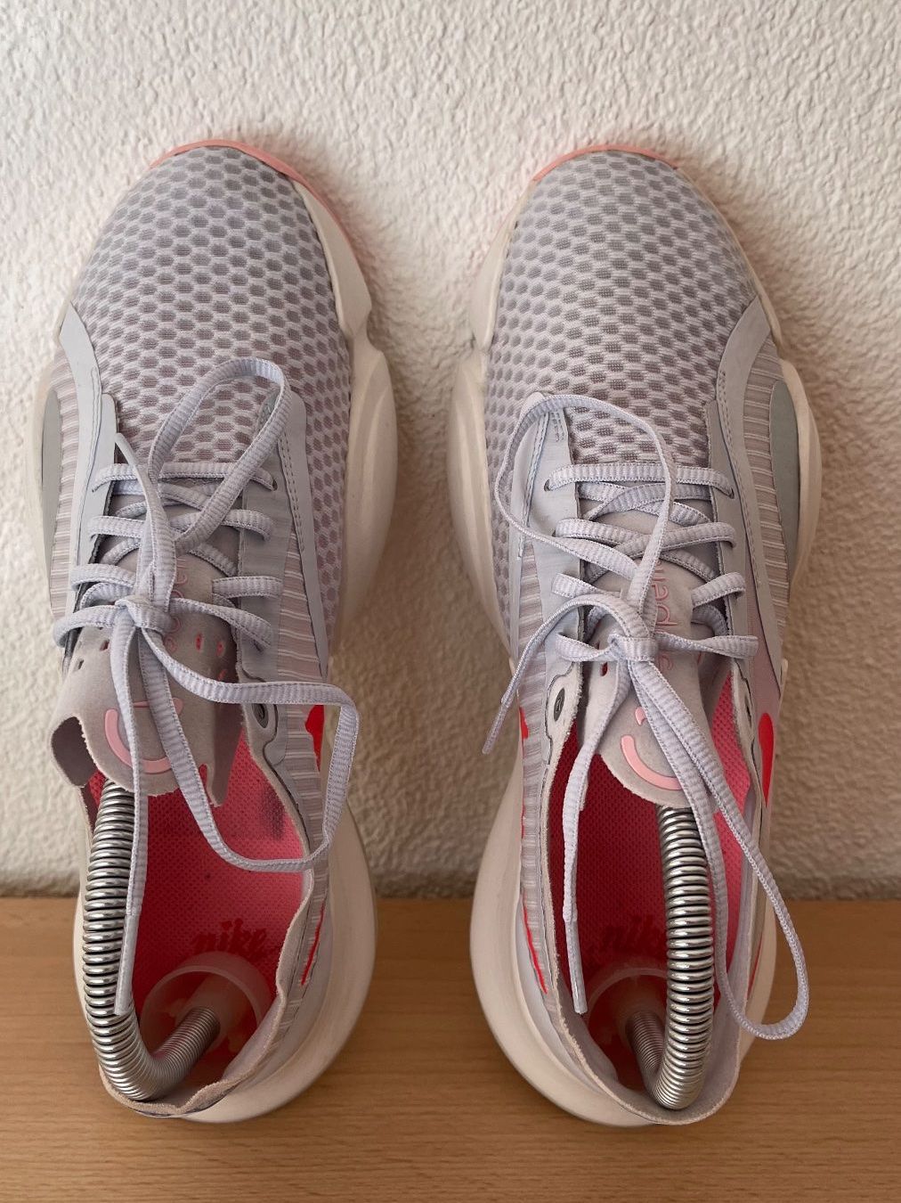 Nike Herrenschuhe: NIKE SuperRep Go 40 41/NP110CHF Grey Bright Crimson – Neu (gemäss Beschreibung) aus Kölliken von Prscoo 2