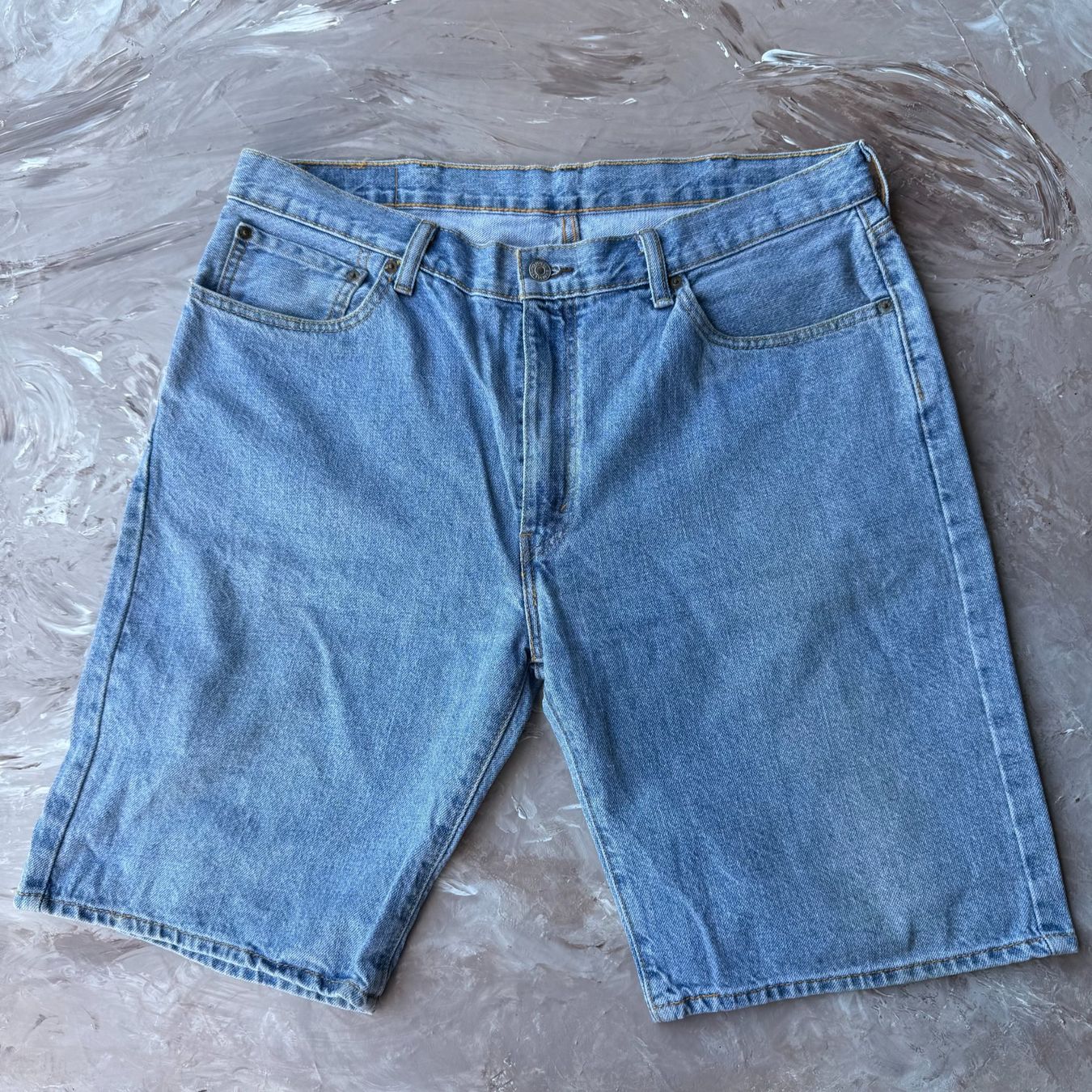 Levi's Jeans: Levi's Classic Blue Denim Shorts – Usato da Thônex venduto da Suisse.Shopping