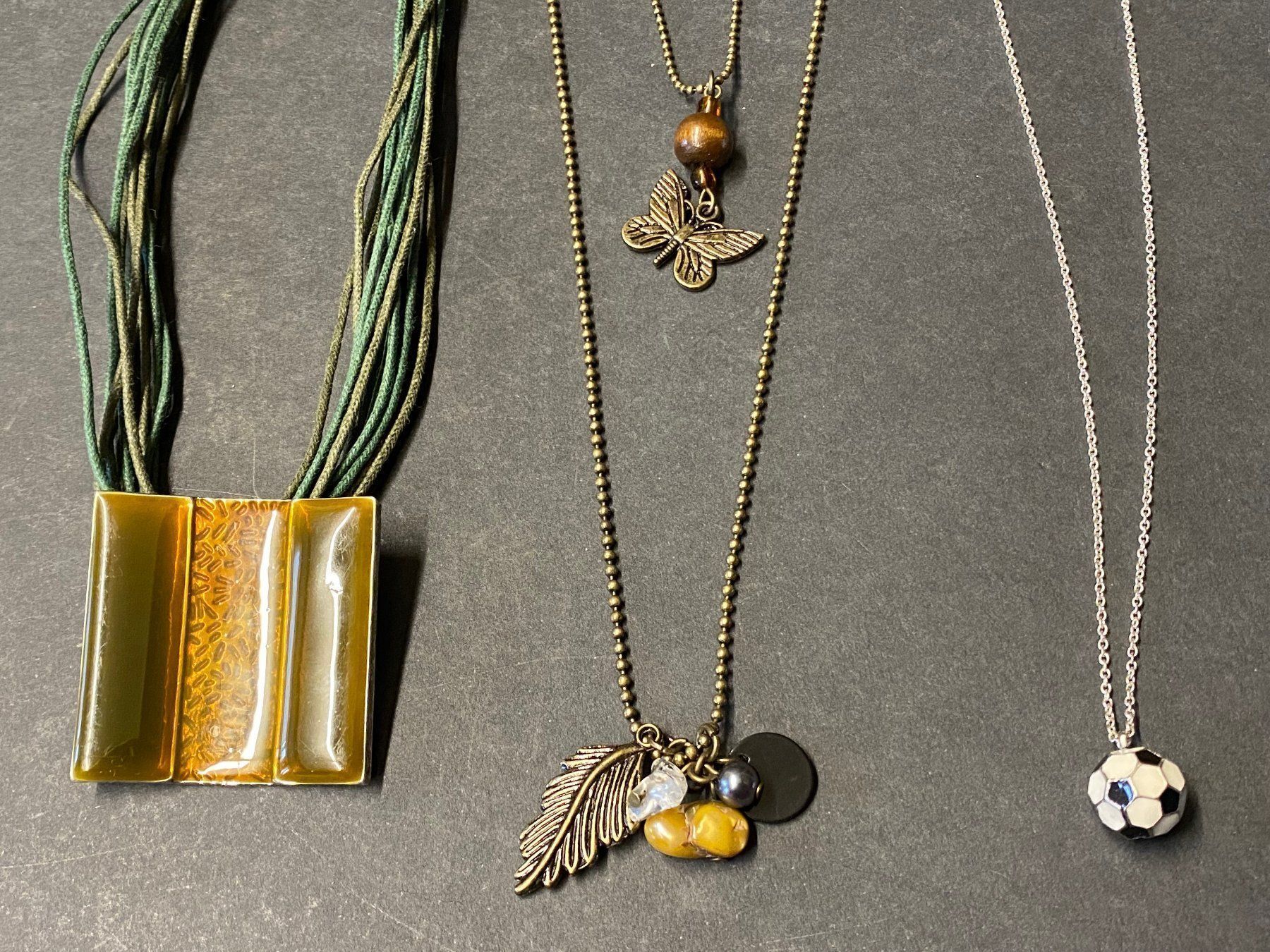 Autres bijoux: Modeschmuck Lot, 6 Kette und 1 Ring – D'occasion à Schaffhausen par sparzone 3