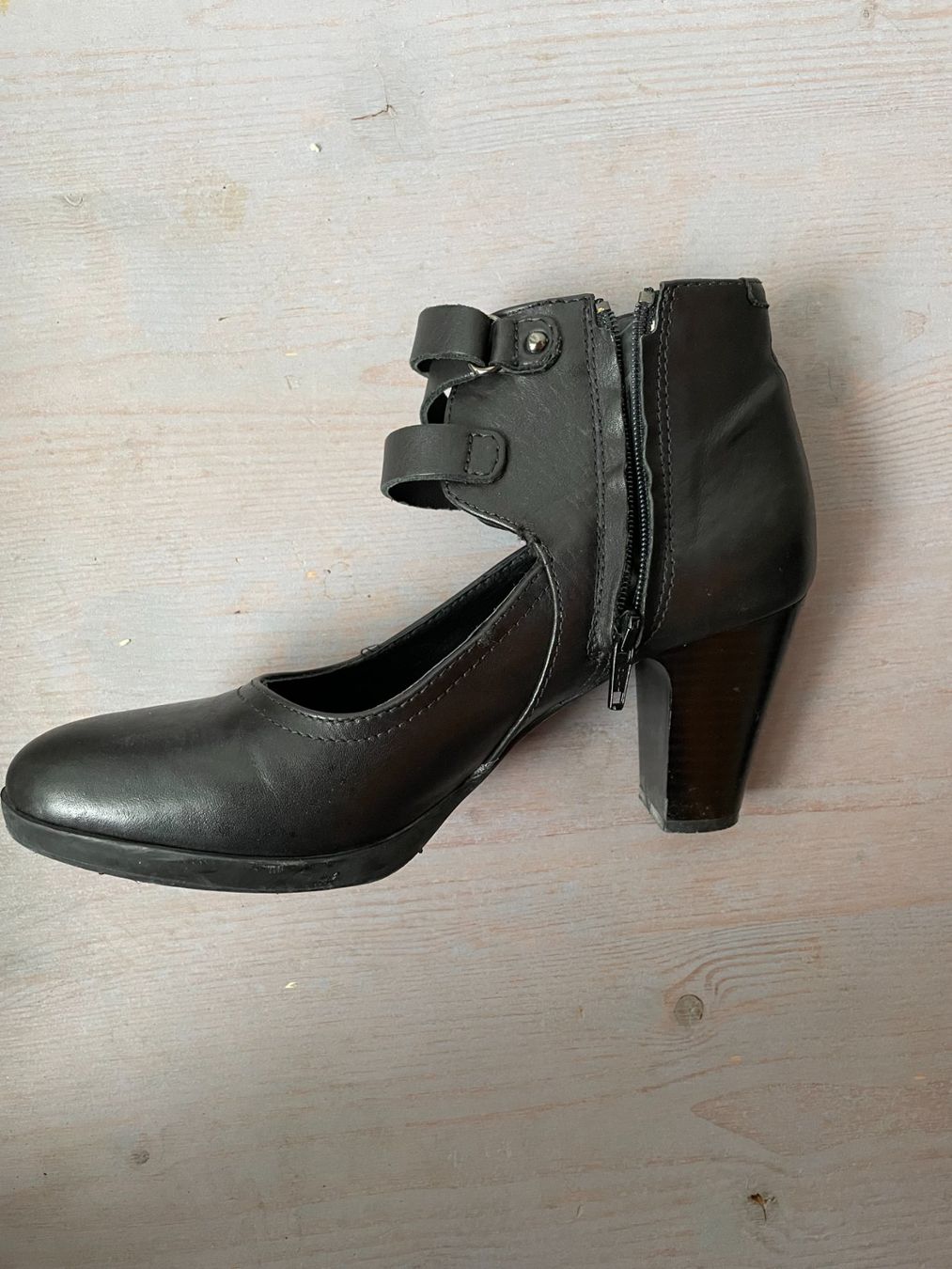 Globus Damenschuhe: wunderschöne Lederpumps Gr. 38 – Gebraucht aus Rütihof von solombra 2
