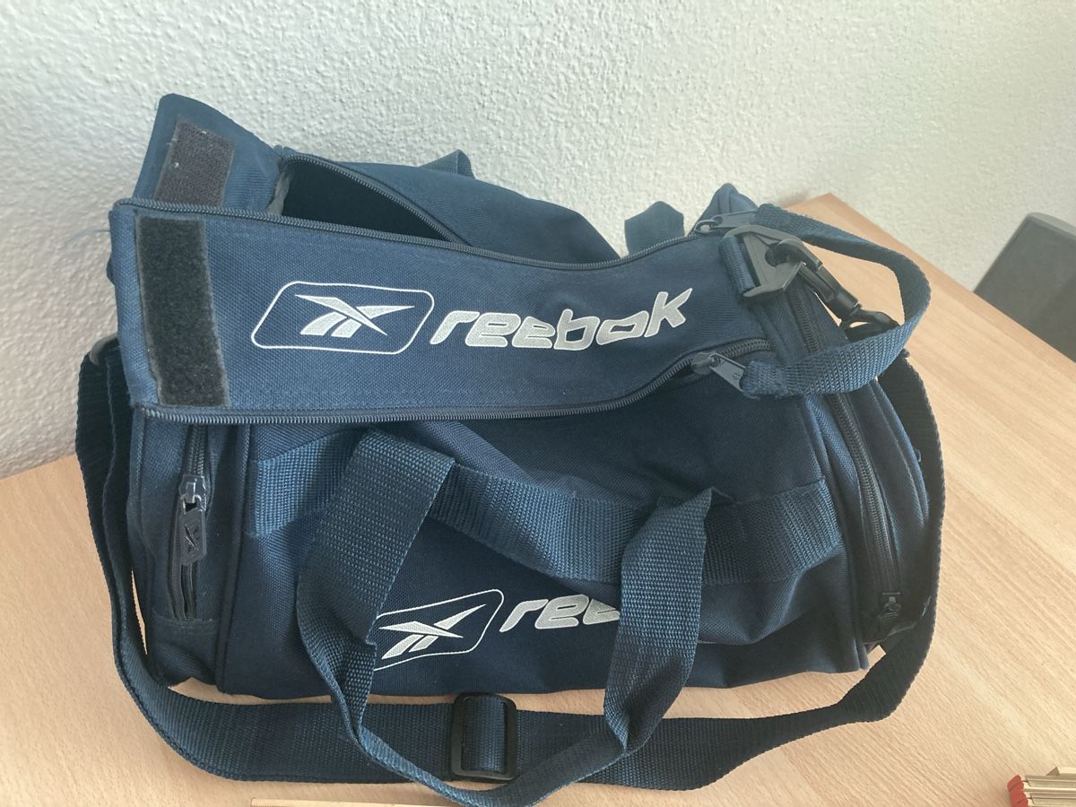 Reebok Taschen: Sporttasche – Gebraucht aus Bern von NAJAW85