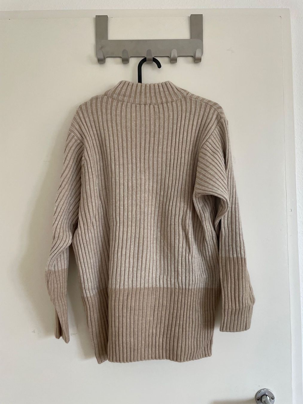 Pullover & Sweatshirts: Beiger Pulli – Gebraucht aus Basel von schnudibu 1
