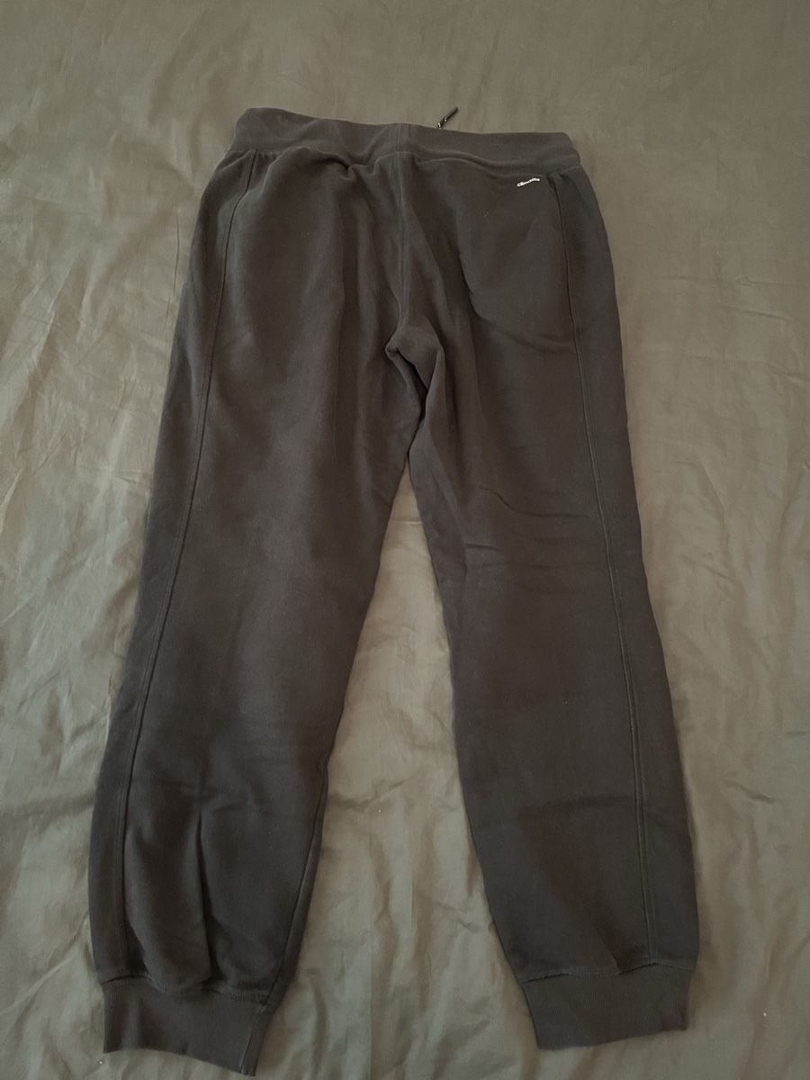 Adidas Pantalons: Trainingshose Adidas schwarz L – D'occasion à Worb par KW96 1