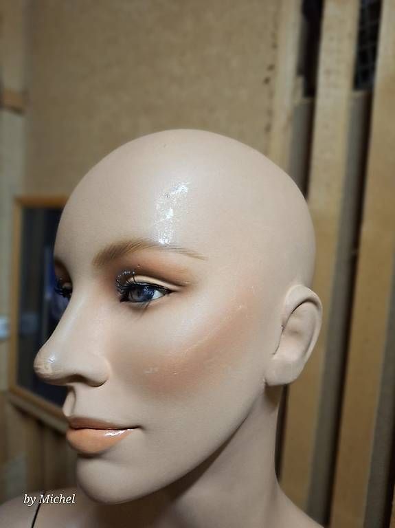 Allestimento di negozi e stand fieristici: Mannequin femme – Usato da Neuchâtel venduto da mic_2q6c 2