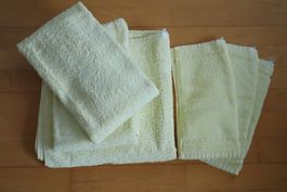 Frottee Set: 2x Handtücher, 3x Waschlappen, 1x Duscht., Neuw