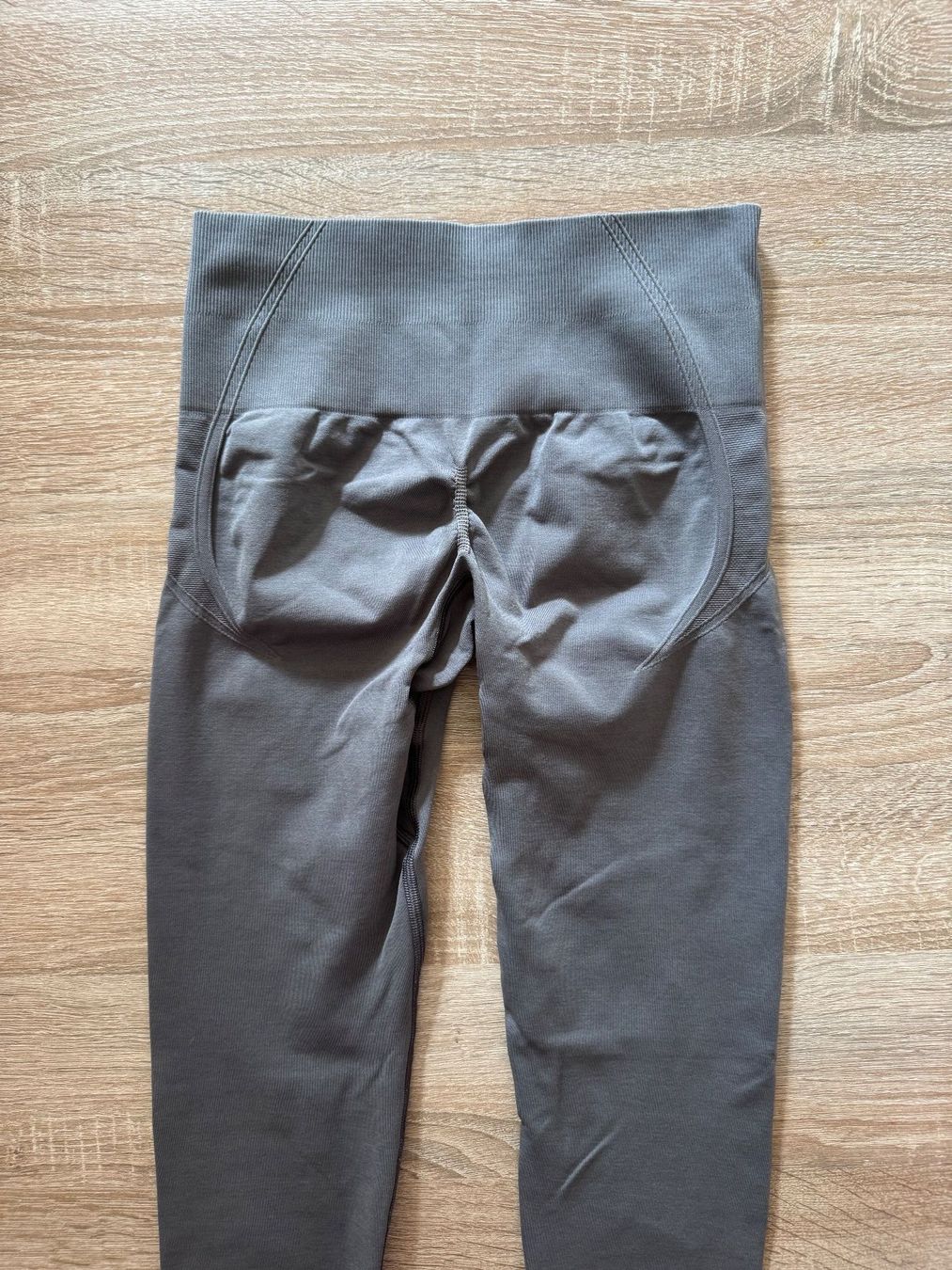 Leggings: Oner Active Effortless Seamless Leggings | Ash Grey - S – Nuovo (secondo la descrizione) da Zürich venduto da SNovo 2