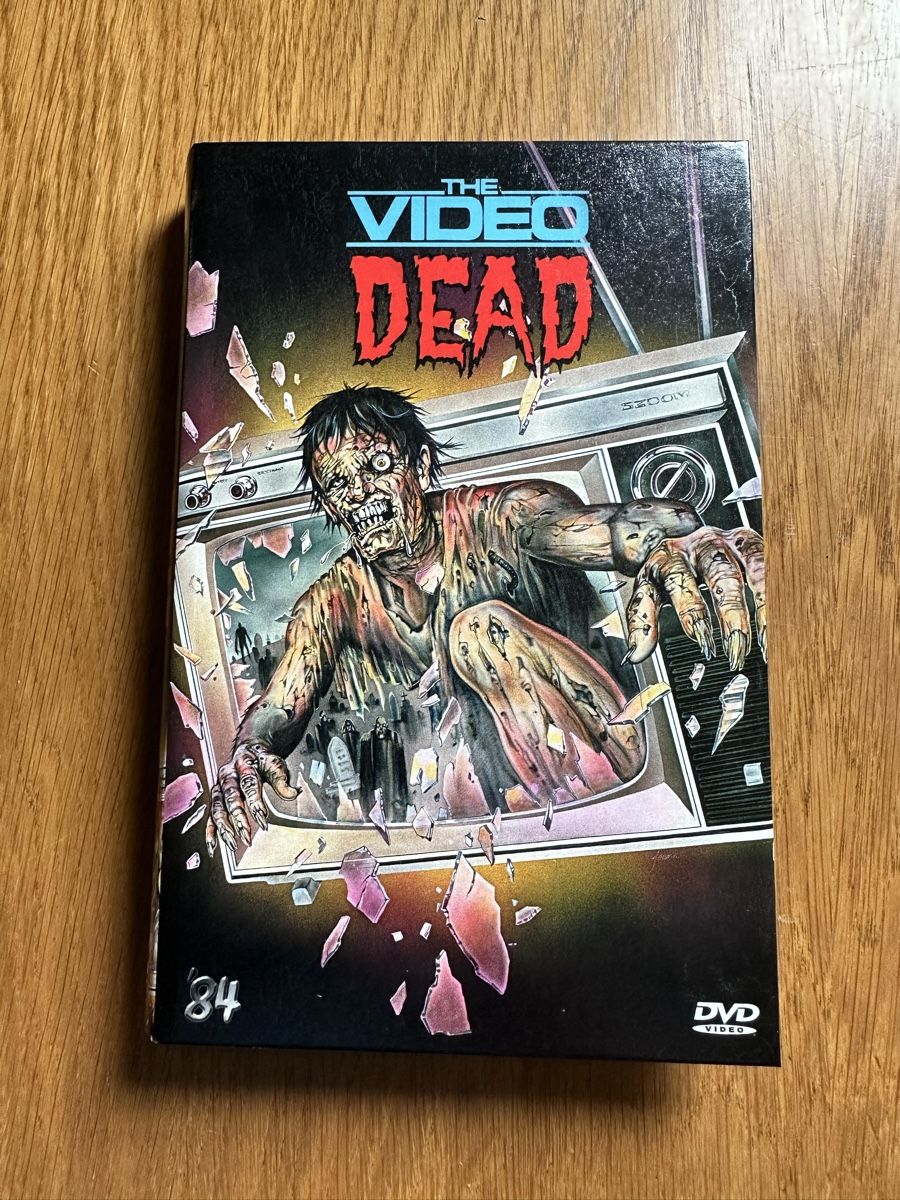 Tutti i DVDs: The Video Dead grosse Hartbox 84 Entertainment – Usato da Benken ZH venduto da Audi-erich