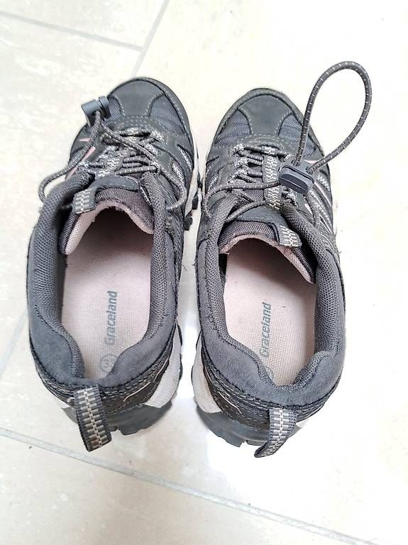 Chaussures filles: zu verkaufen WANDERSCHUHE Mädchen – D'occasion à Oftringen par Gladiator76 1