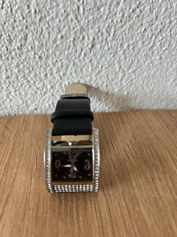 Uhren: Armbanduhr von Paul Versan – Gebraucht aus Henau von terrible