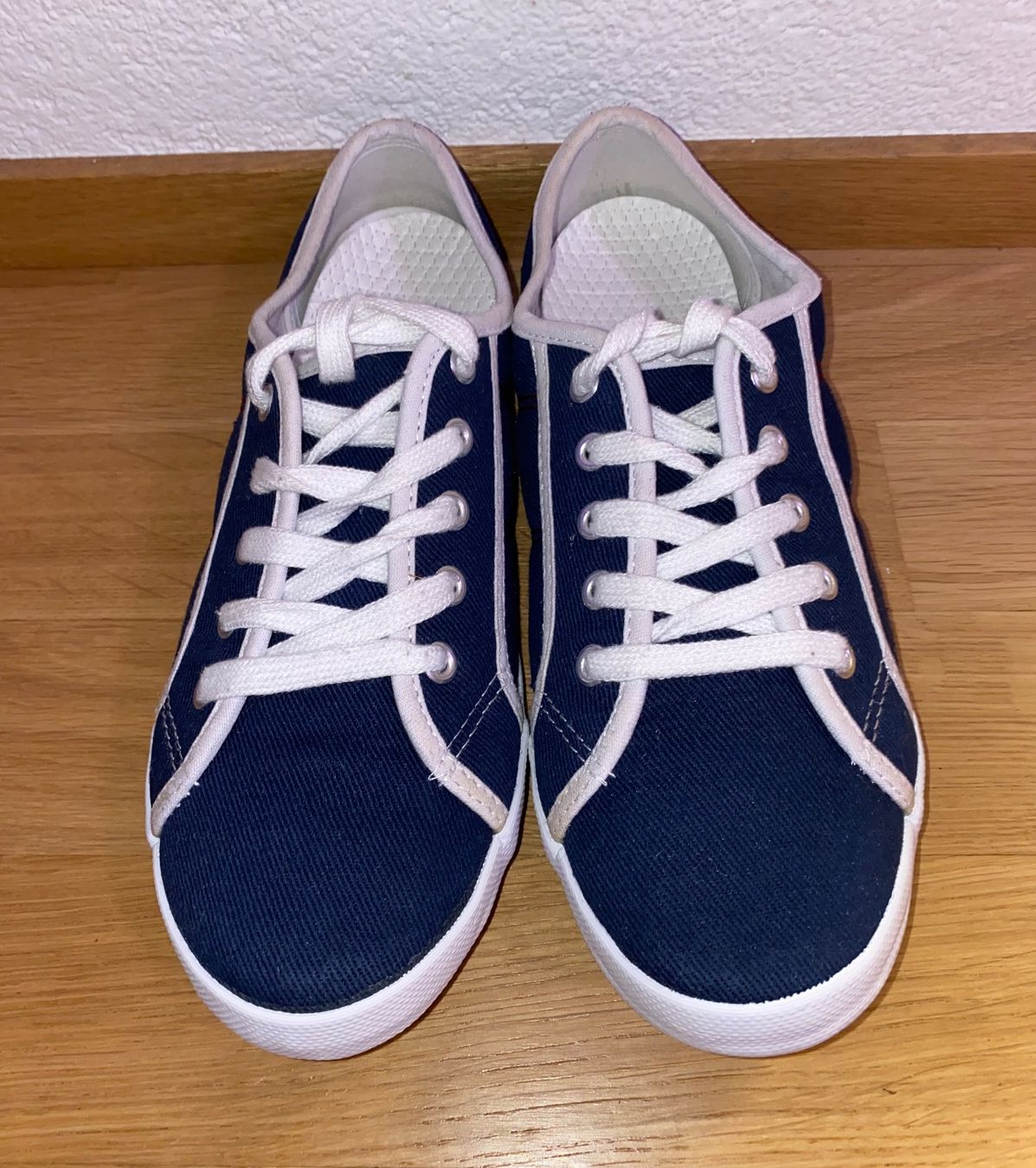 Damenschuhe: Basic Low Sneaker Gr. 41 – Neu (gemäss Beschreibung) aus Herisau von Seyashop1 2