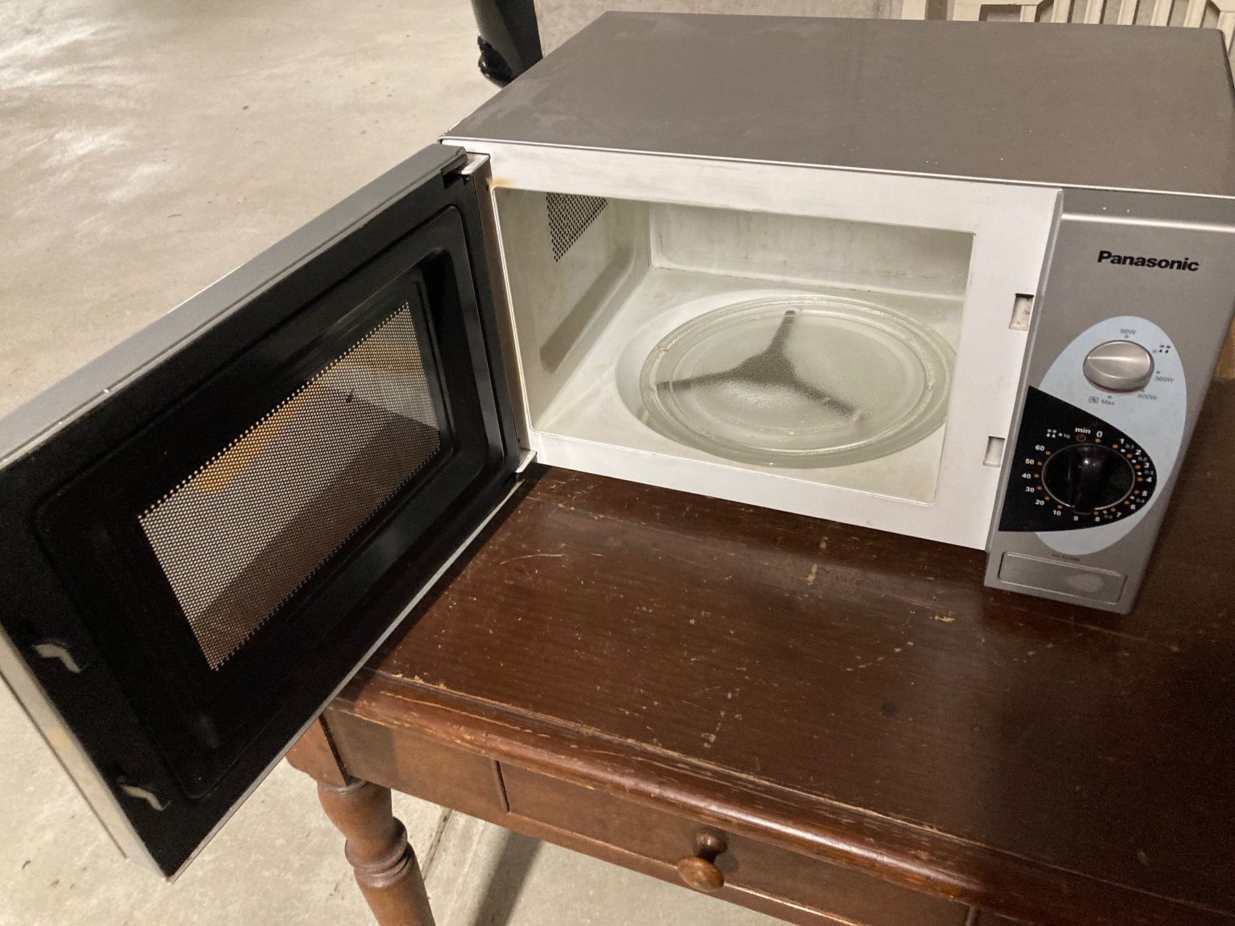 Küchengeräte: Panasonic Mikrowelle NN-E232M gebraucht – Gebraucht aus Wettswil von jsei 1
