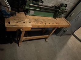 Massive Schreiner-Hobelbank aus Holz – traditionelle Werkban