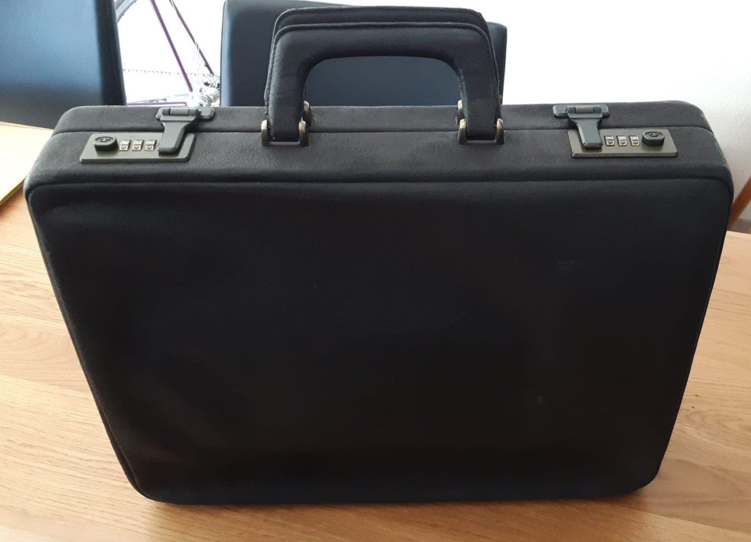 Valises & Sacs: Tasche Koffer Aktentasche – D'occasion à Waltenschwil par toronero73 2
