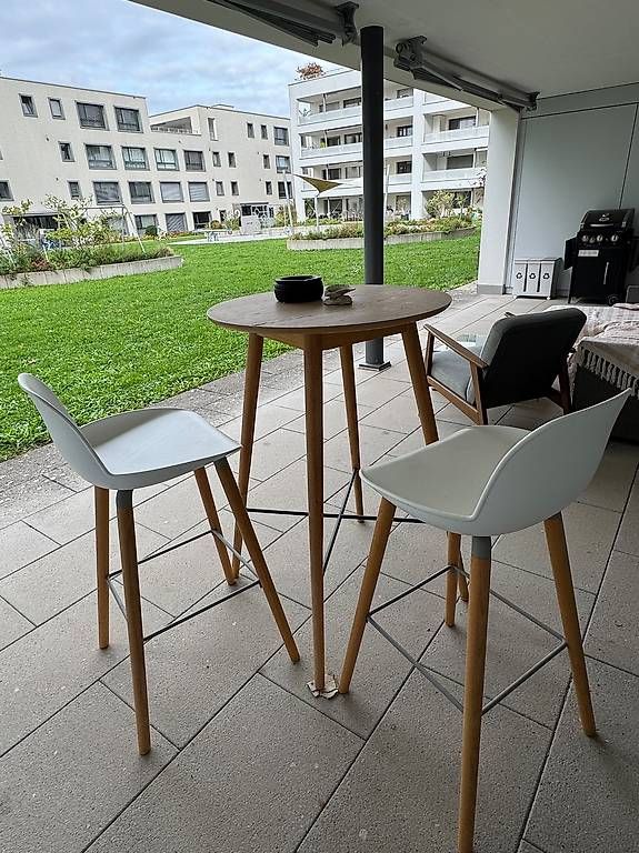 Tabourets: Hochtisch + Barhocker – D'occasion à Hendschiken par gxv12 2