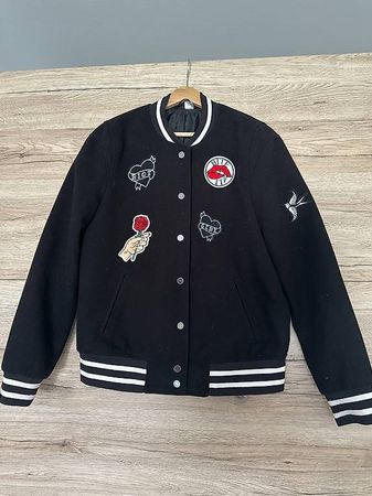 Collegejacke Damen Gr. M/38  Schwarz mit Patches