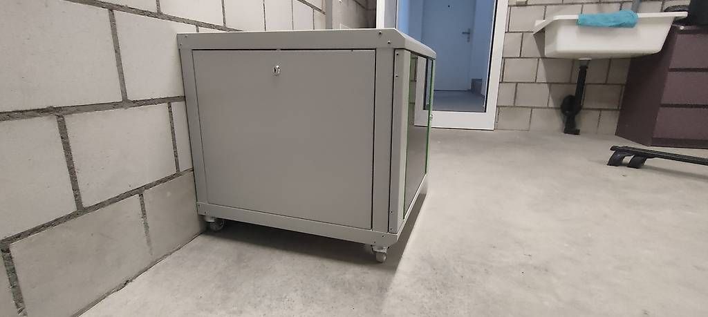 Racks & Supports: Netzwerkrack 9U – D'occasion à Zeihen par RetroForge 1
