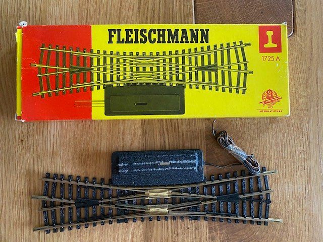 Fleischmann Modellini di ferrovie: Fleischmann 1725 A 4-Weg Wechsel H0 – Usato da Adelboden venduto da diana_ch
