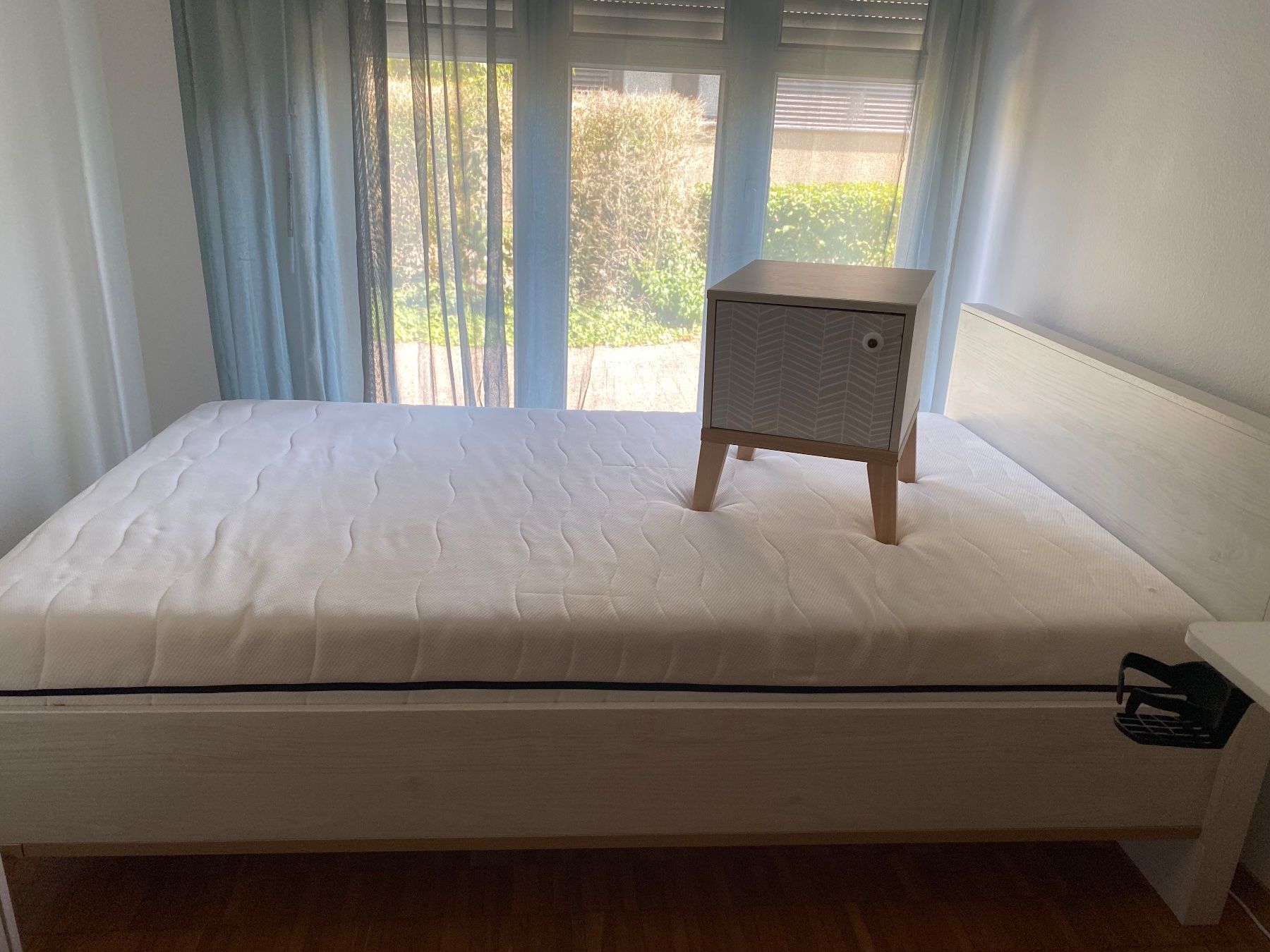 Armoires: Bett+Schank+Nachtisch+Matratze – D'occasion à Baden par mgeormezi 3