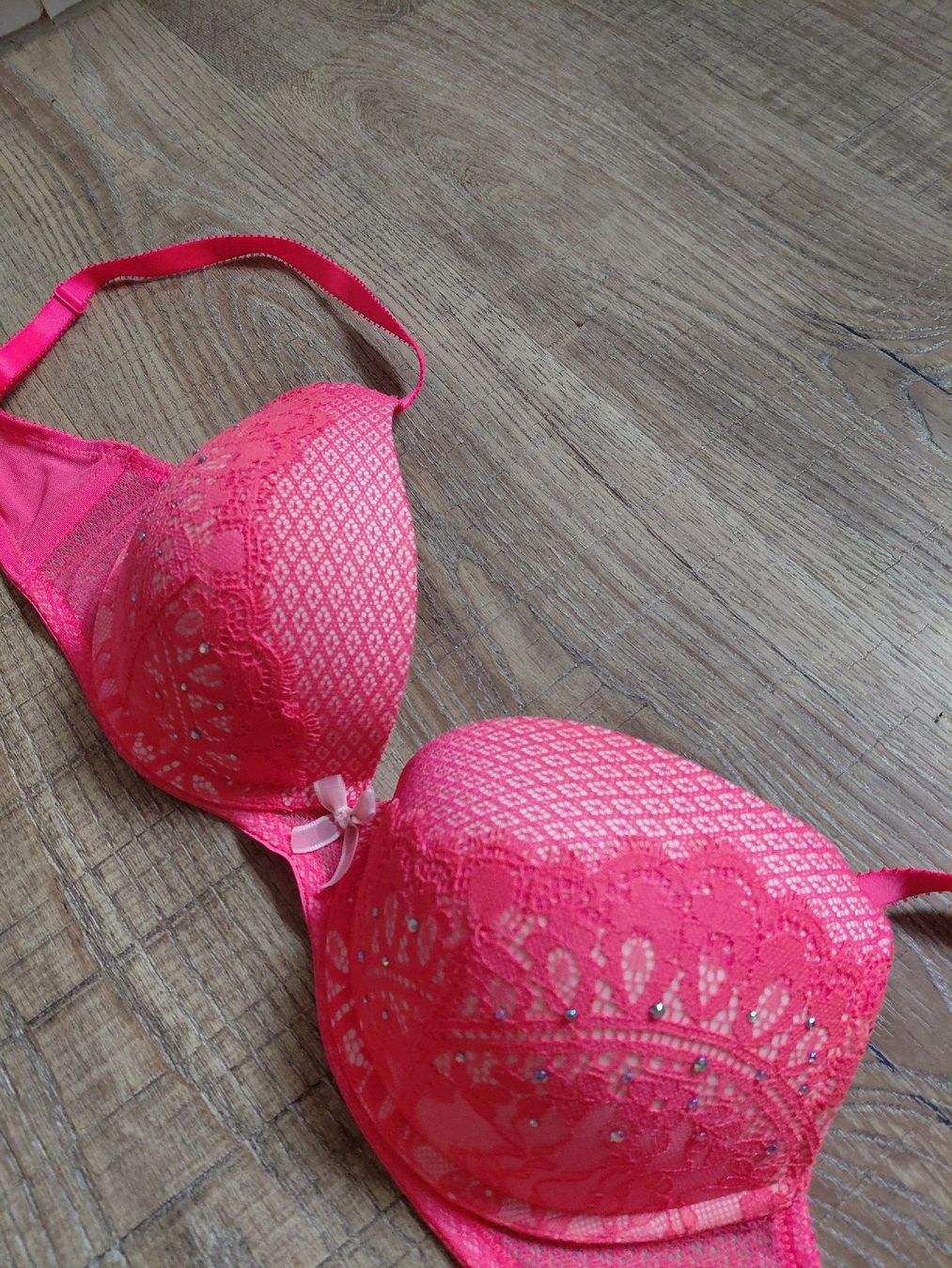 Hunkemöller Altra biancheria intima: BH Pink Grösse 75D neuwertig – Nuovo (secondo la descrizione) da Balsthal venduto da Leila_Luna