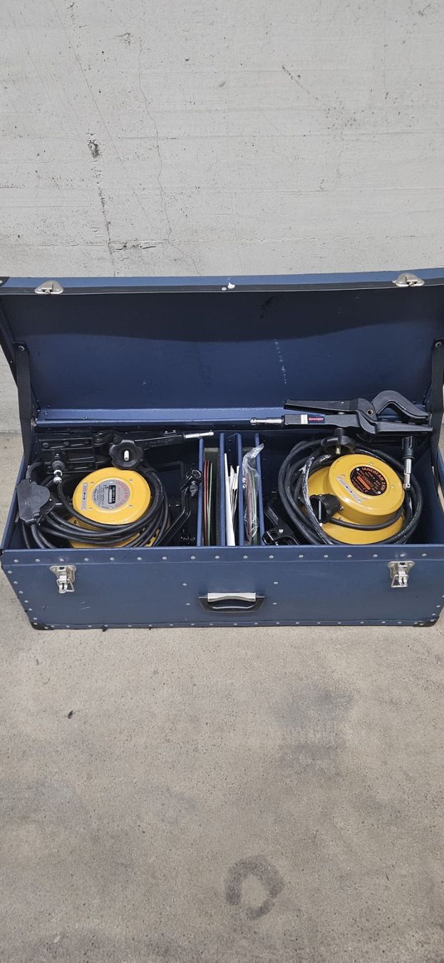 Lampade: 2X Projecteur IaneBeam 2000 watts – Usato da Payerne venduto da RyserGroupeSA 2