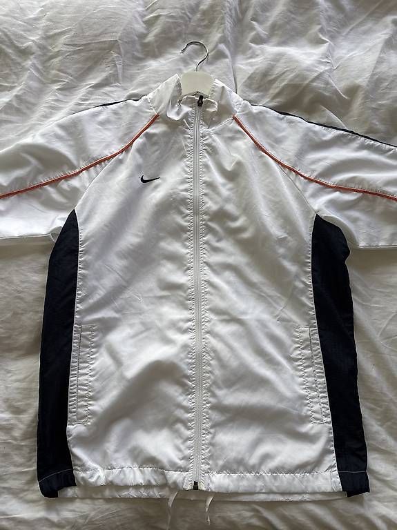 Jacken: Nike Windbreaker/Track Jacket – Gebraucht aus Münchenstein von Daffr