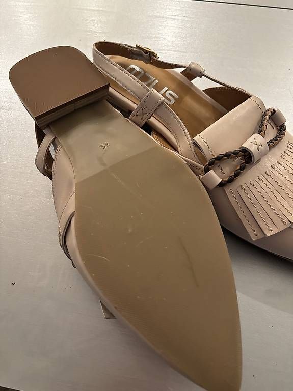 Chaussures femmes: Neuer Schuh – D'occasion à Belp par Beat1969 1
