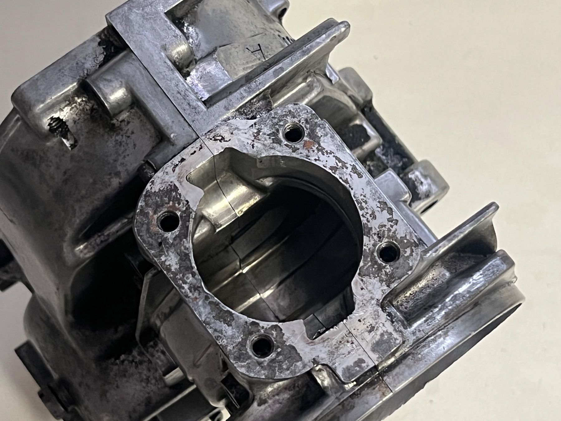 Puch Parti ricambio per ciclomotori: Puch Maxi E50 4 Lager Motor Gehäuse Motorgehäuse – Usato da Steffisburg venduto da FlorianJohner 6