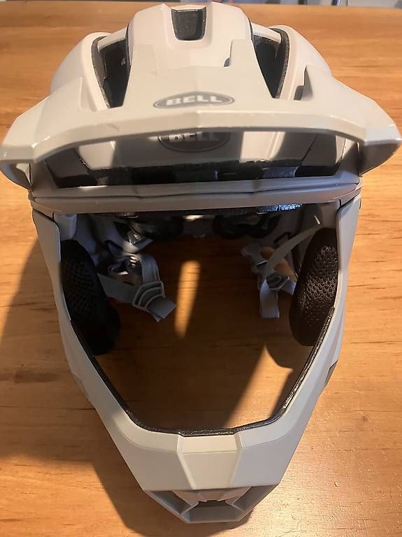 Bell Caschi: Casque Bell super air – Usato da Lausanne venduto da bas_x6d2 1