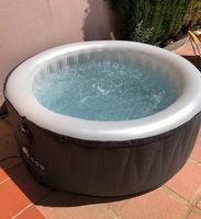 Aufblasbarer Whirlpool MSpa - 4 Personnen - LED Beleuchtung