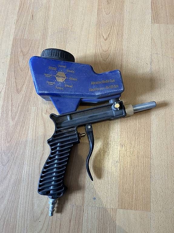 Tutti gli attrezzi: Pistolet de sablage  – Usato da Evionnaz venduto da viv_6fwl 1