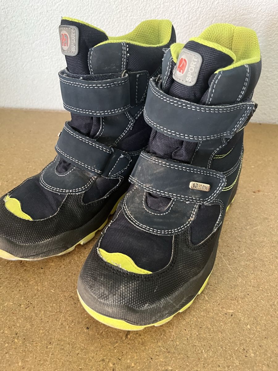 Scarpe per ragazzi: 3 Paar Kinderschuhe Gr.34 – Usato da Bülach venduto da Papagei7 7