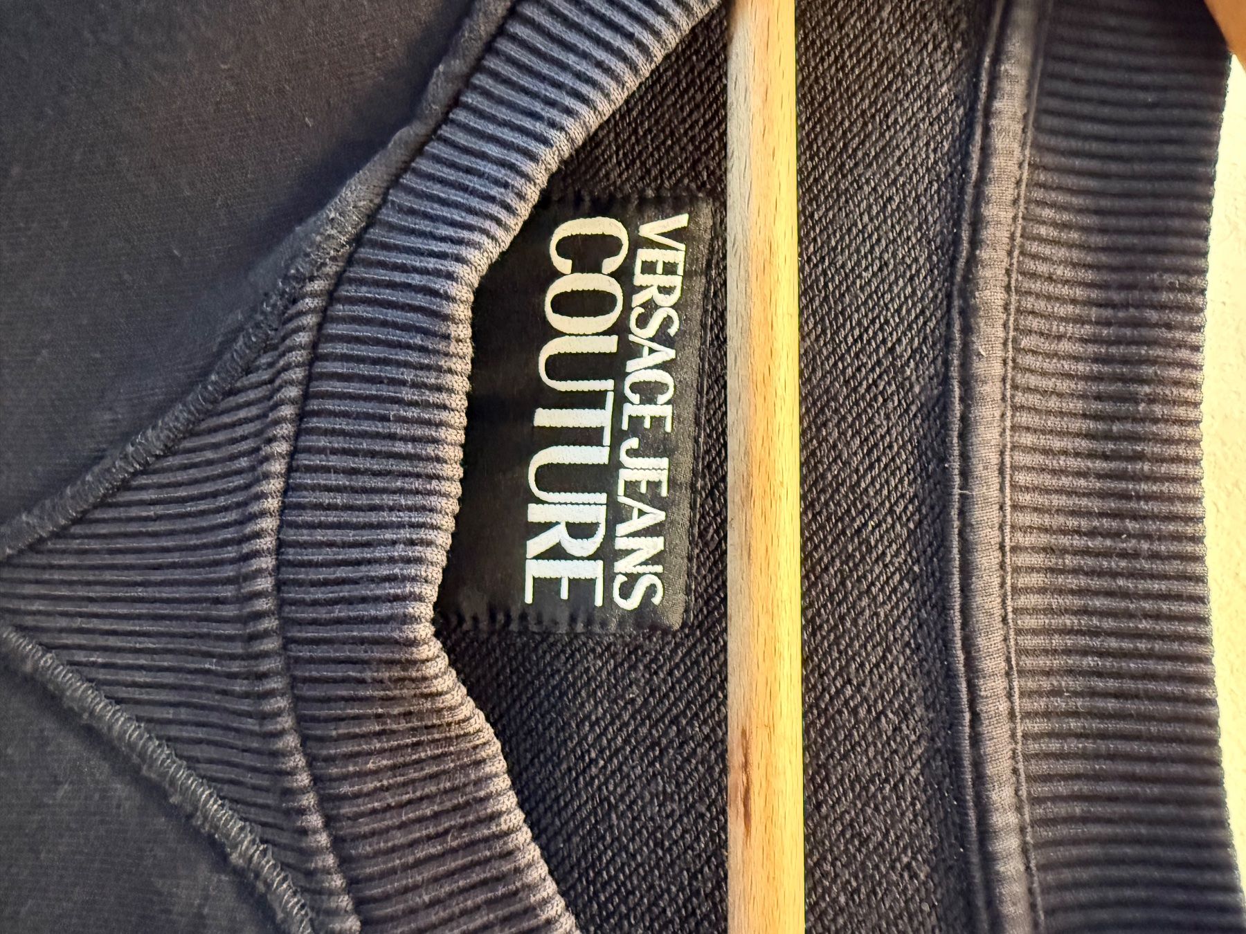 Versace Maglioni & Felpe: VERSACE Jeans Couture Sweatshirt – Usato da Schlieren venduto da svenbaettig 1