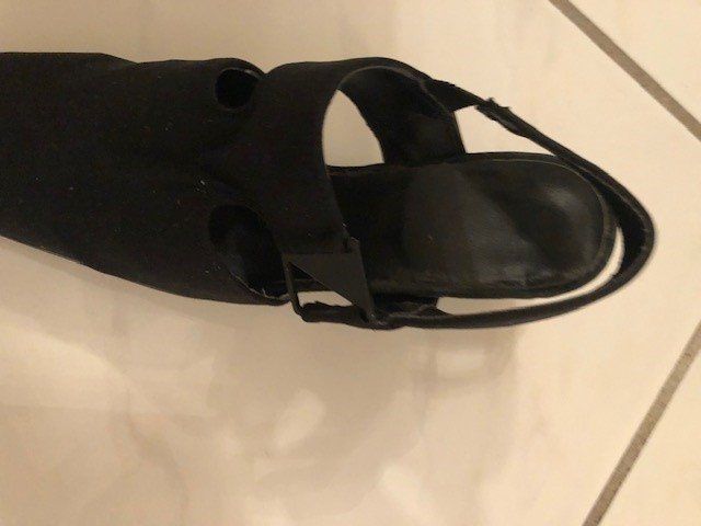 Scarpe da donna: Damenschuhe schwarz – Usato da Gutenswil venduto da walker60 3