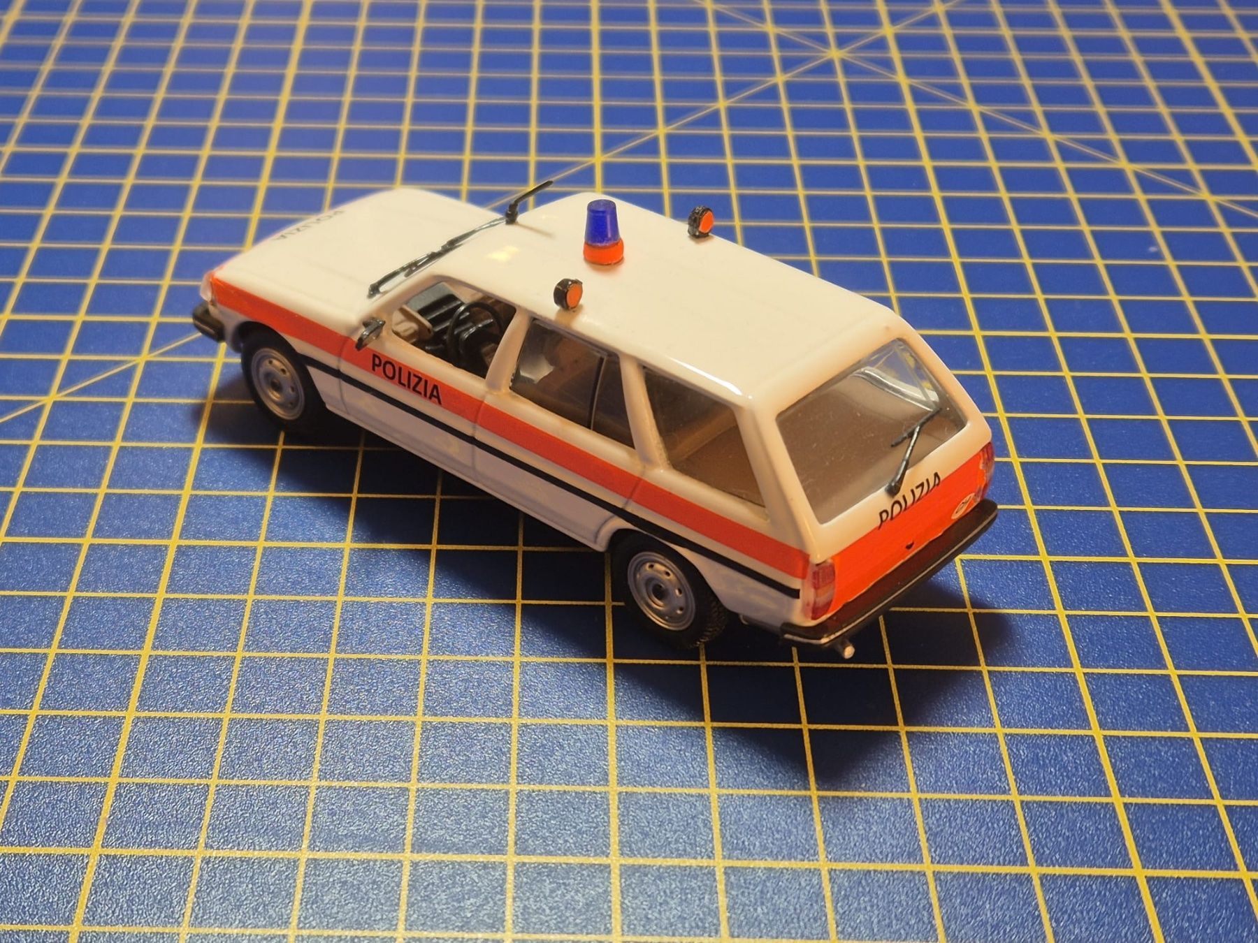 Peugeot Modellini d'auto: Peugeot 305 Gemeindepolizei Ascona 1:43 – Usato da Lachen SZ venduto da myr_qk5y 1