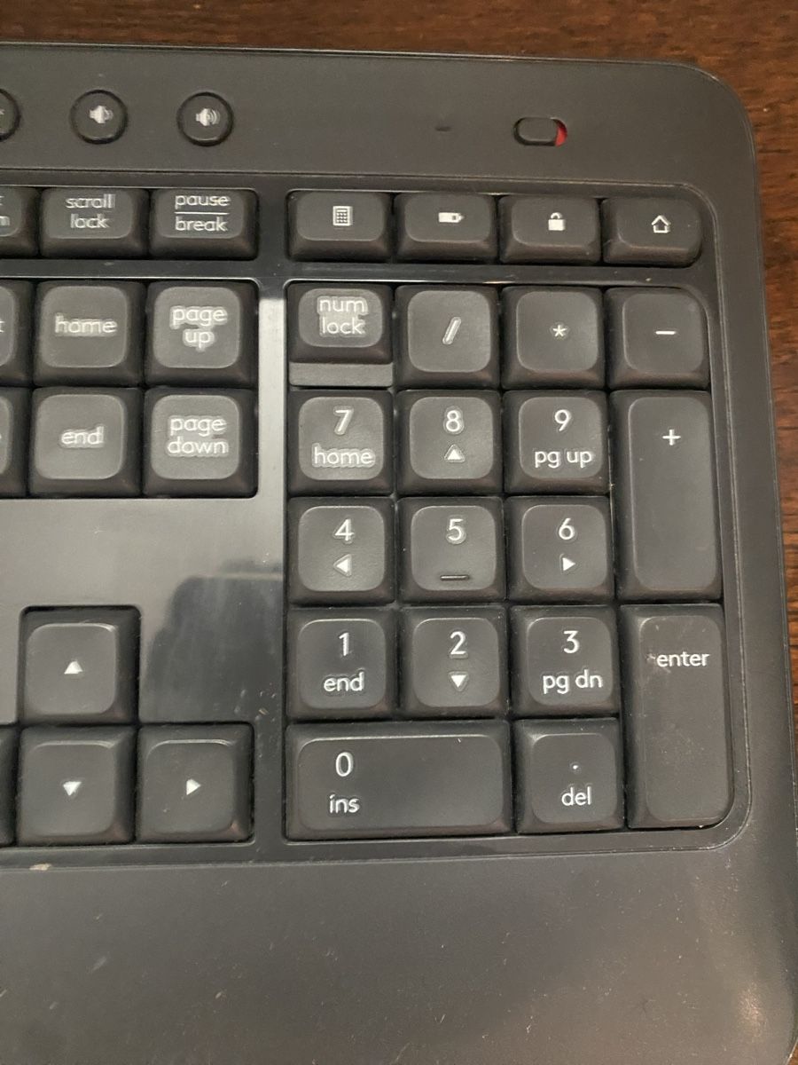 Logitech Tastiere: Clavier et souris sans fil – Usato da Le Noirmont venduto da Chreeba 1