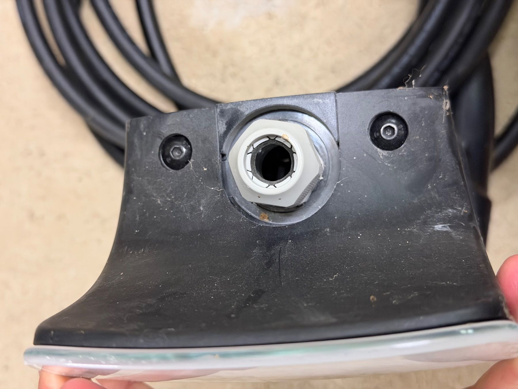 Tesla Caricabatterie: Tesla Wall Connector gen3 – Usato da Corcelles NE venduto da typoerrorist 2
