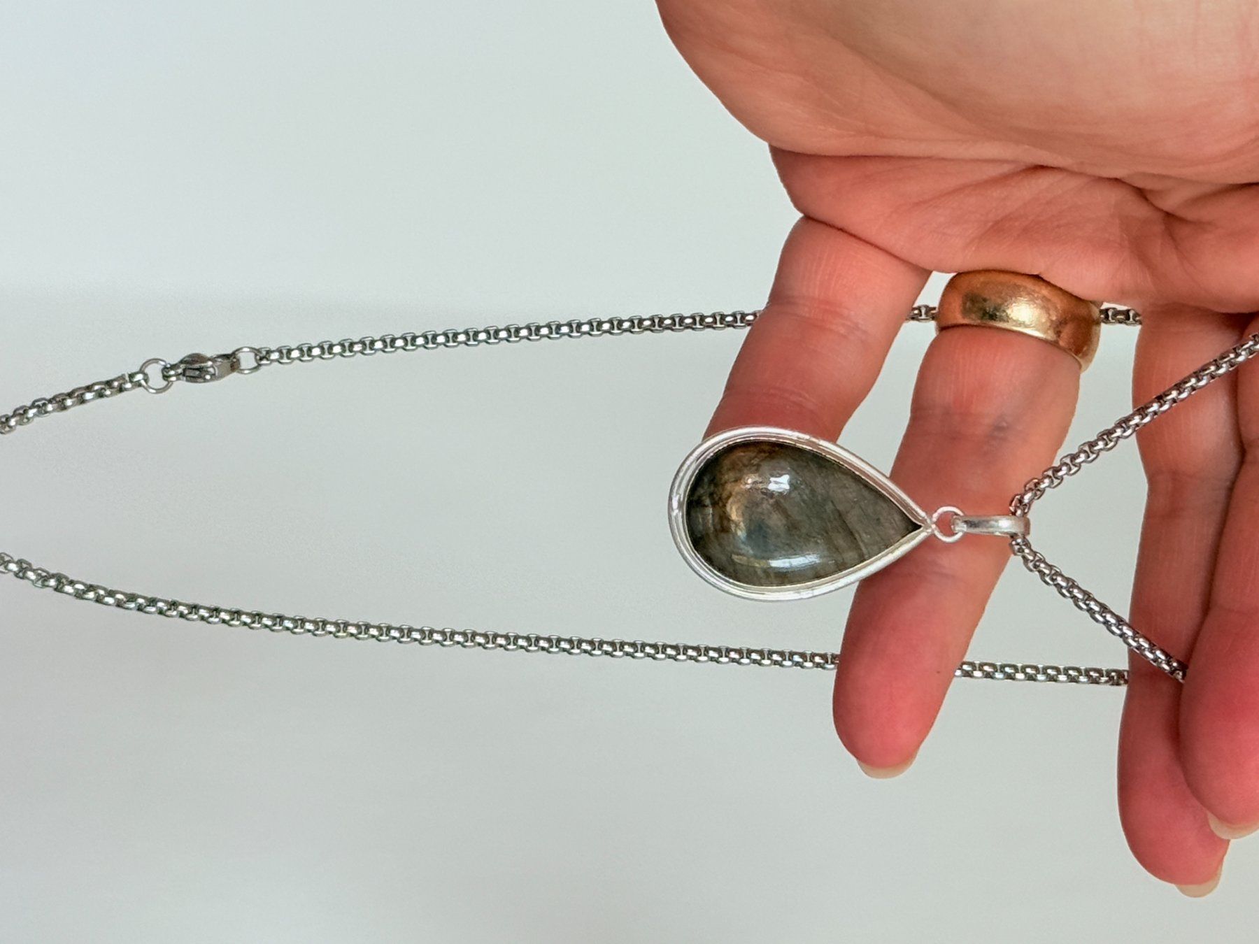 Colliers: Collier avec Labradorite – Neuf avec emballage d'origine à Genève par AWWA 9