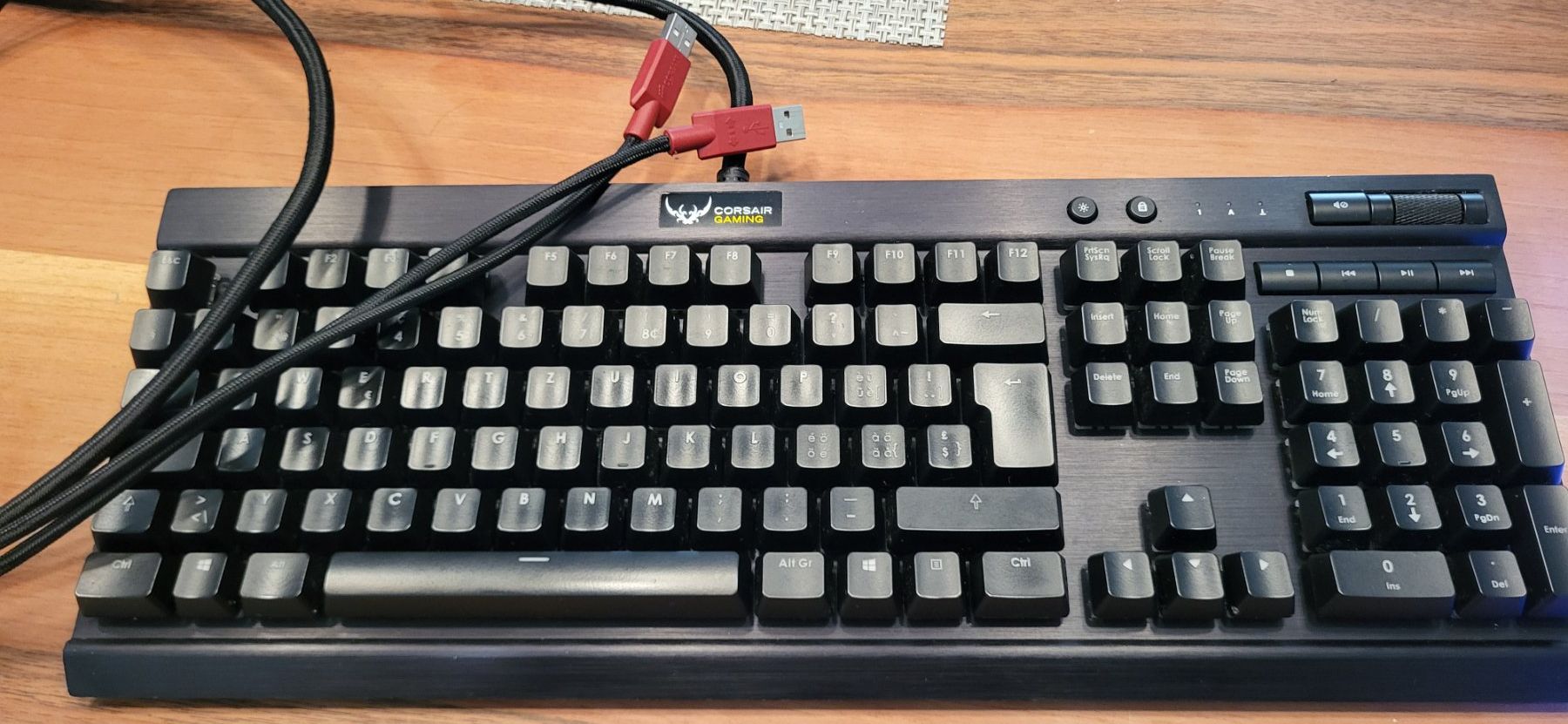 Corsair Claviers: Corsair K70 RGB – D'occasion à Zürich par thefrxion 2