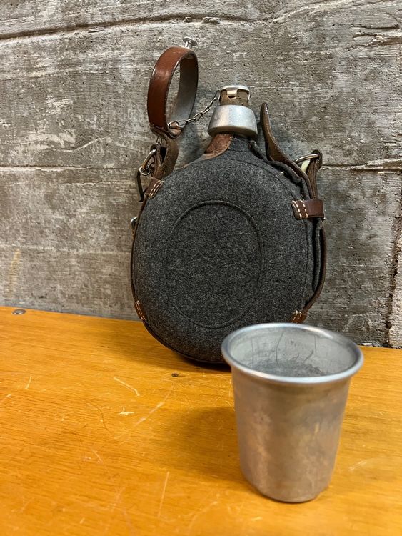 Cantine militaire vintage : gourde en aluminium avec
