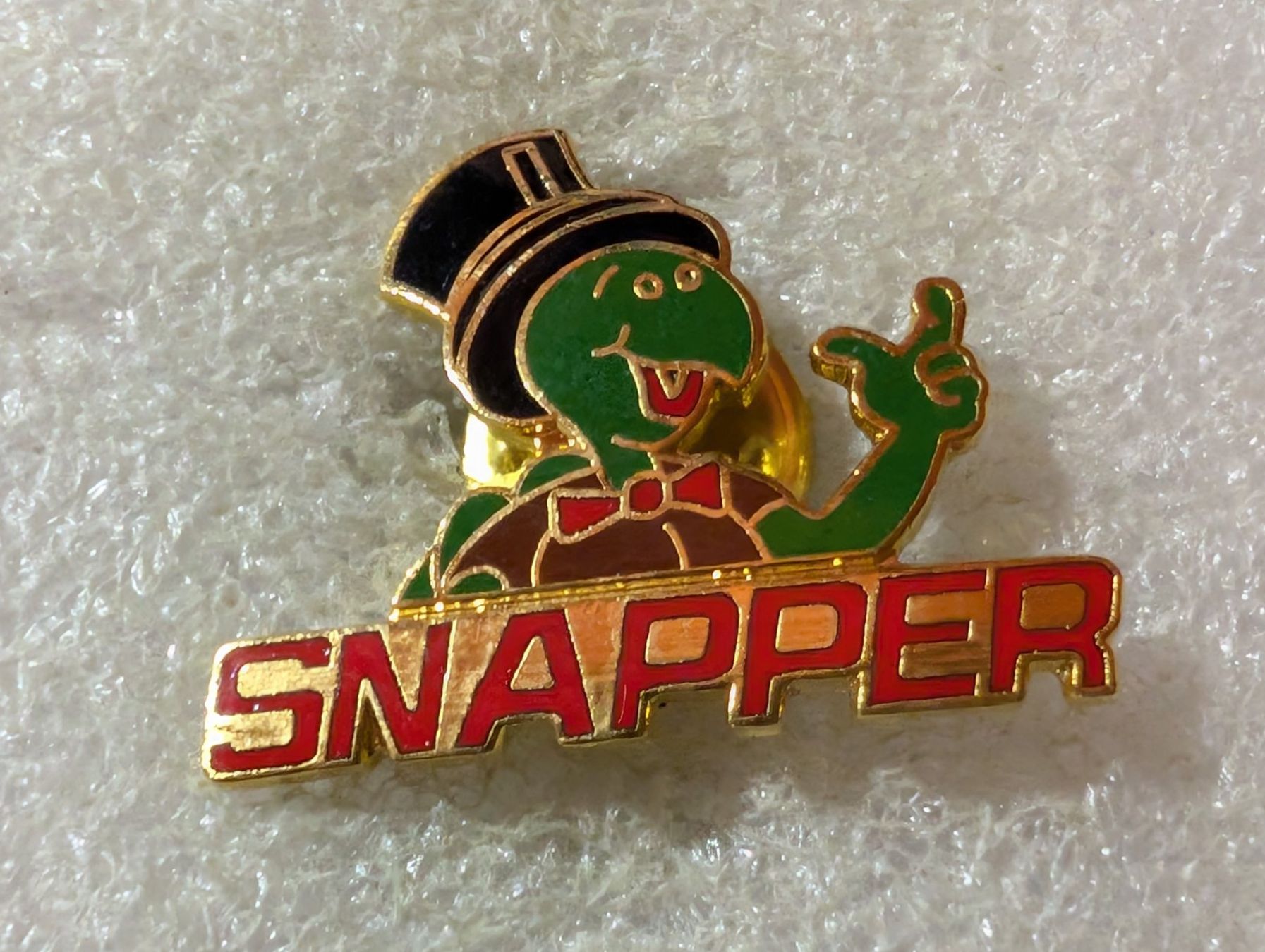 Placchette & Badge: Ansteckpin 81: Snapper – Usato da Oppligen venduto da Pin-Fall-Shop