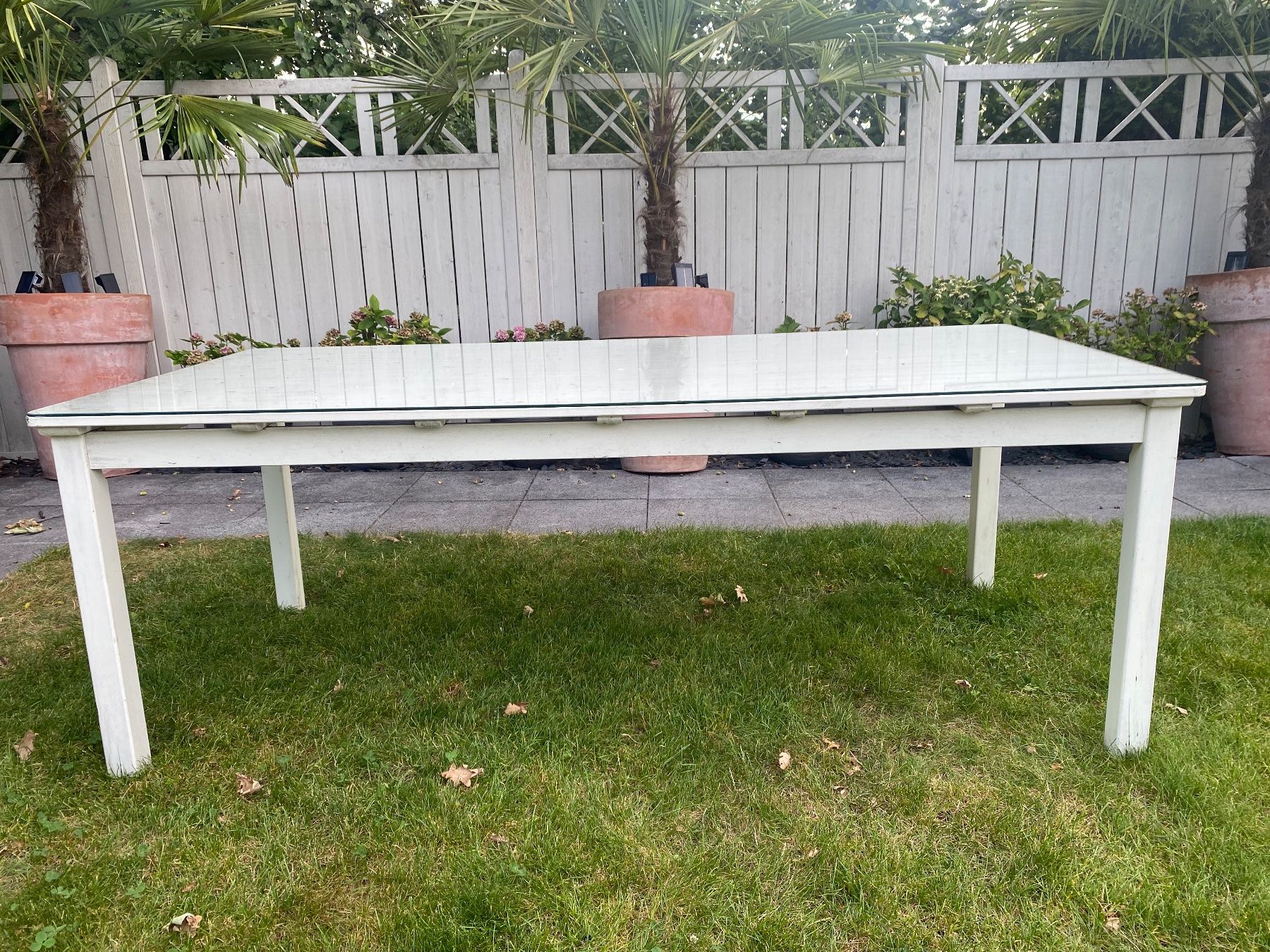 Weisser IKEA Holz Gartentisch mit Glasplatte! (Gebraucht) in Ballwil für CHF 150 – nur Abholung auf Ricardo kaufen