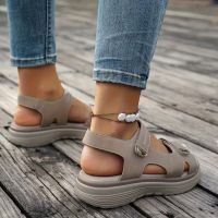 Damen Sandalen bequem Plateau Grösse 40 neu