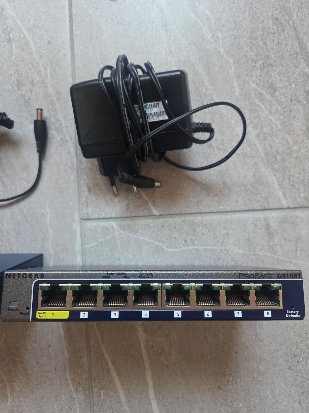 Netgear Hubs & Switches: 2 Netgear 8-Port Switche – Gebraucht aus St. Gallen von Seraph76 2