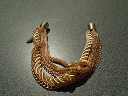 Armband goldfarbig, verschiedene Stränge, Verschluss