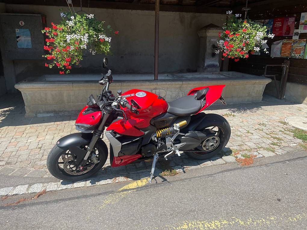 Ducati Strasse: Ducati Streetfighter V2 955 – Gebraucht aus Mollie-Margot von Danfly0
