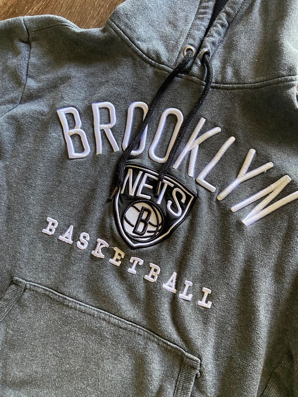 Maglioni & Felpe: Brooklyn Nets NBA Hoodie Gr. L – Usato da Muttenz venduto da bargain_hunter 4