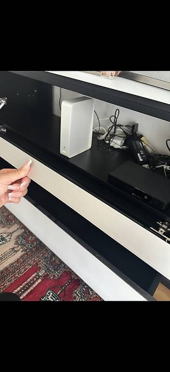 Meubles TV: Tv Komode mit Glass Oberfläche – D'occasion à Oberentfelden par eva_vrf7 2