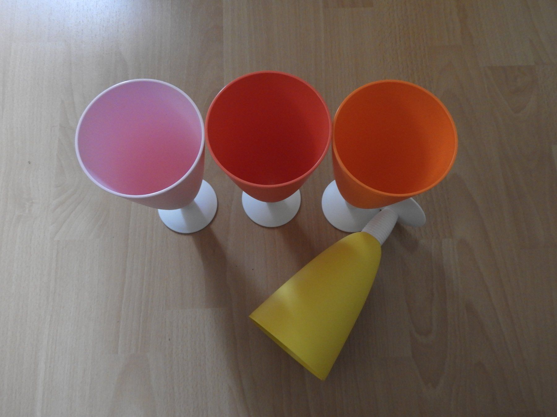 Tupperware Contenitori & Simili: Tupperware - Coupes à dessert/glace - NEUF! – Nuovo e nell'imballaggio originale da Dombresson venduto da sev_bsb8 2