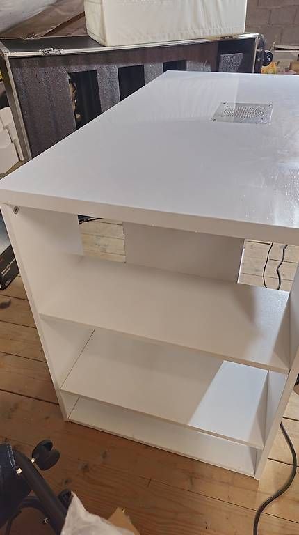 Set di tavolo e panche: Table manicure avec aspirateur et 2 chaise – Usato da Grandval venduto da Priscila12 4