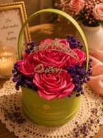 Romantische Rosenbox mit Krönchen – Ideales Geschenk!